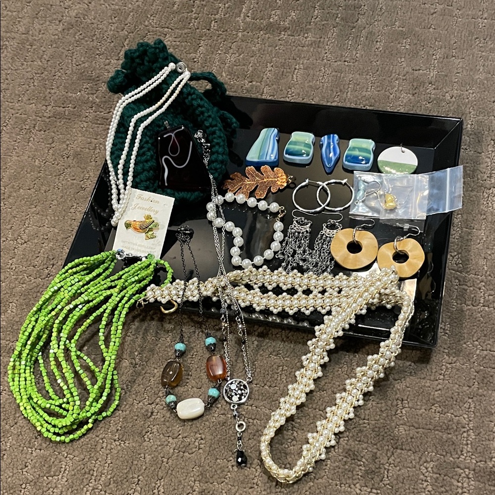Vintage Mixed Lot Assorted Jewelry Beaded Necklaces Earrings Pin Glass Pendants